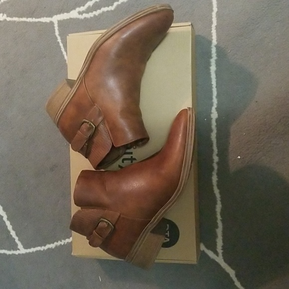 Beartraps Booties - Picture 1 of 6